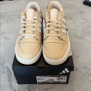 adidas Break Start Low Beige and White Low-Top Sneakers